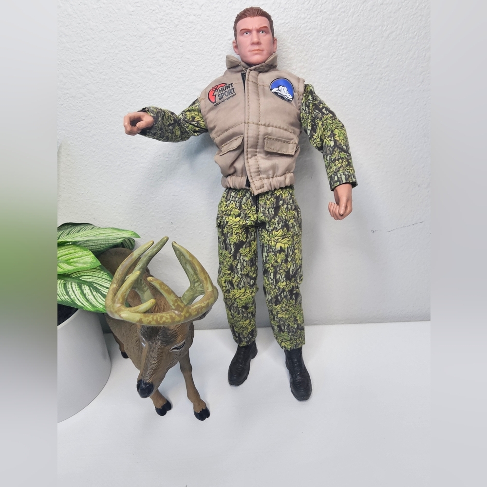 Bass Pro Shops Wild Adventure Deer Hunter Action Figure + Buck Deer BBI